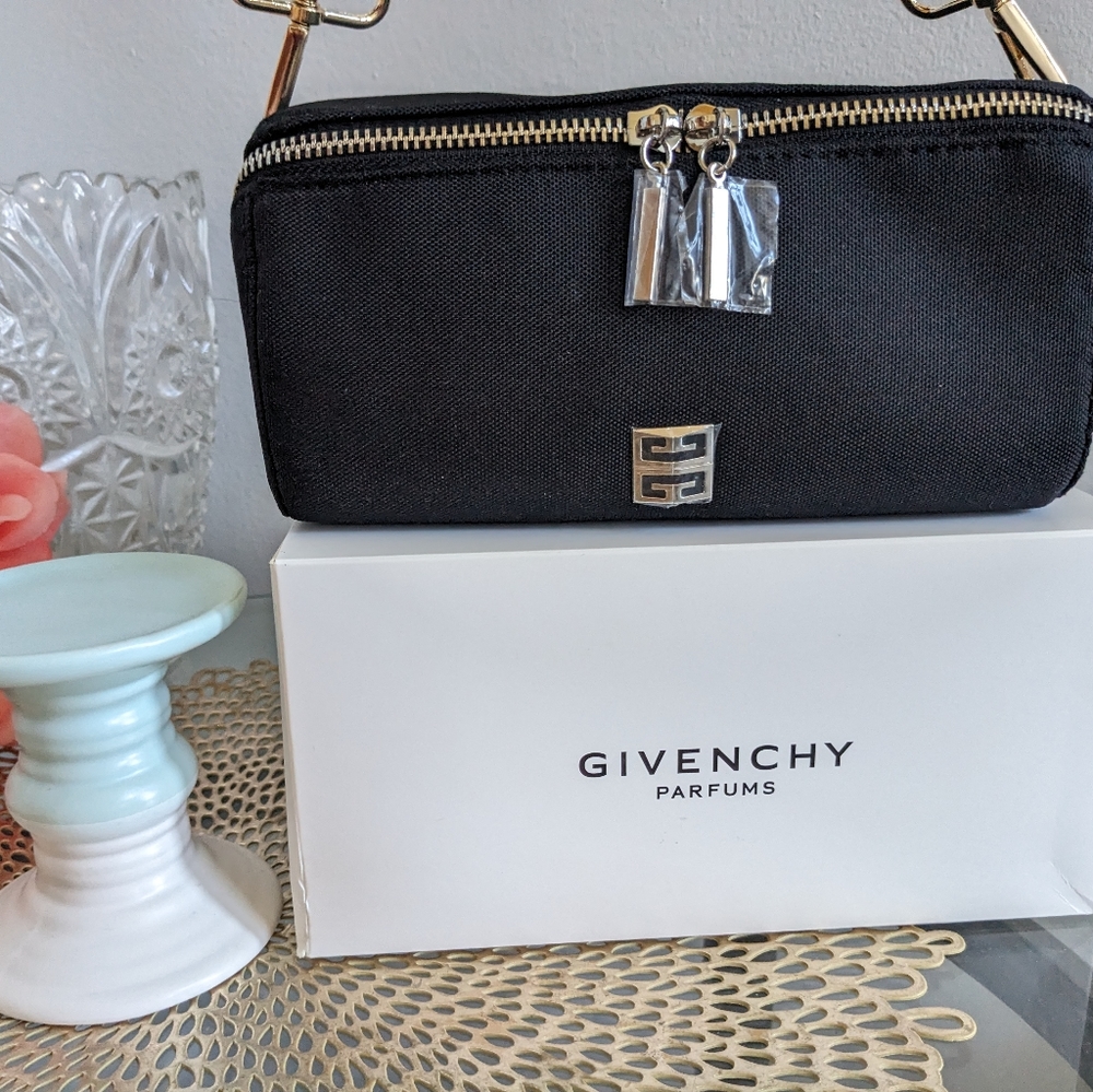 Givenchy - Picture 6 of 10